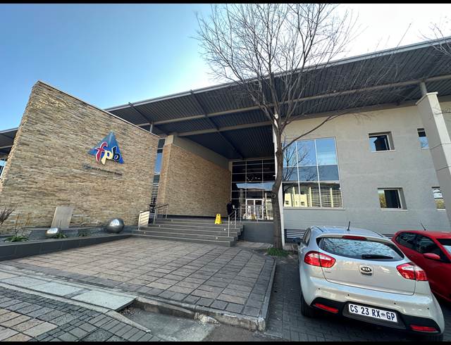 493.70M² OFFICE TO LET IN HIGHVELD