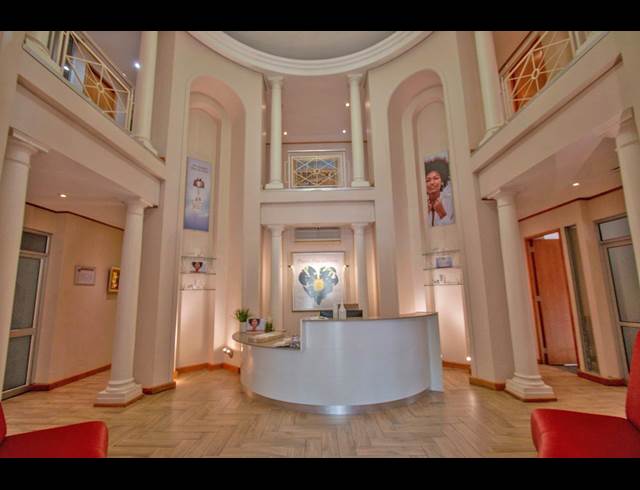 1,442M² OFFICE TO LET IN WAVERLEY