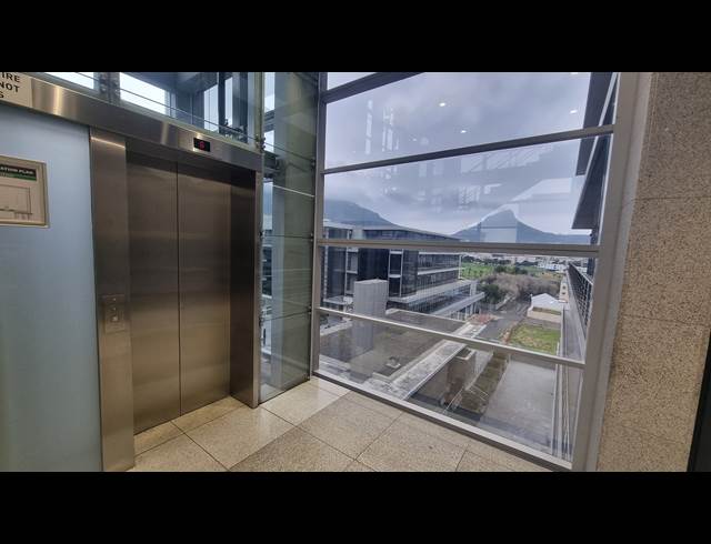 3,554M² OFFICE TO LET IN WOODSTOCK