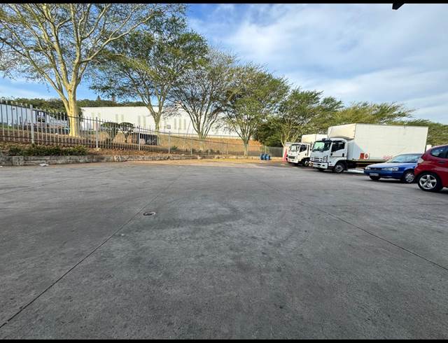 1,500M² WAREHOUSE TO LET IN BRIARDENE