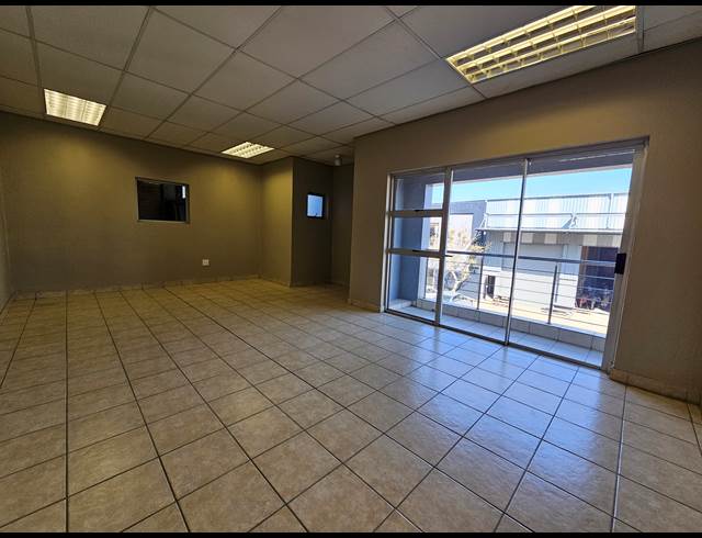 404M² MINI FACTORY TO LET IN LANSERIA