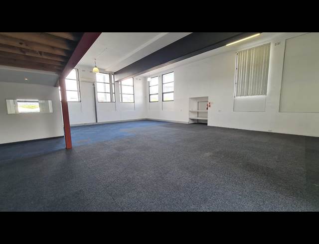 254M² OFFICE RENTED IN NDABENI