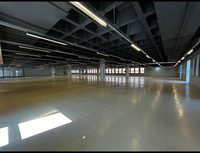 2,420.47M² RETAIL TO LET IN EASTGATE