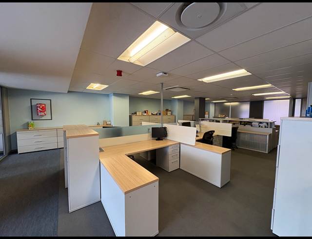 6,049.60M² OFFICE TO LET IN FORESHORE