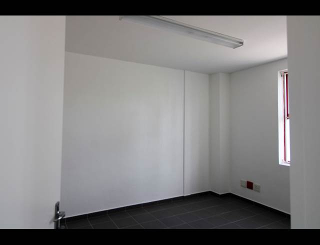 330M² WAREHOUSE TO LET IN KILLARNEY GARDENS