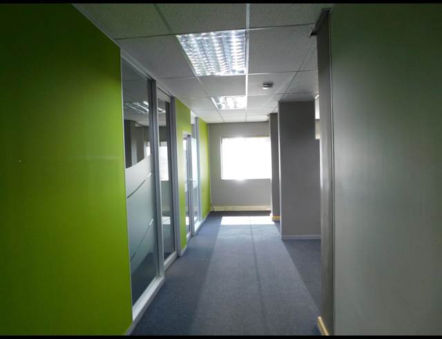 878M² OFFICE TO LET IN FERNDALE