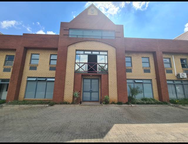 500M² WAREHOUSE TO LET IN ALLANDALE