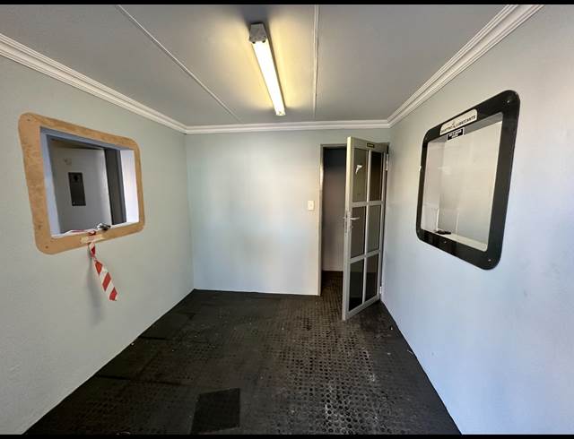 380M² FACTORY TO LET IN ANDERBOLT