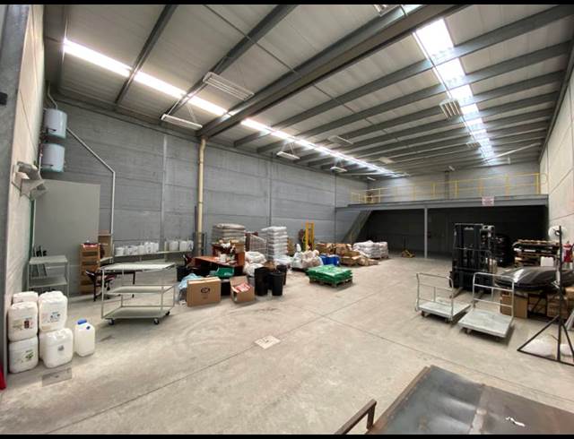 318M² WAREHOUSE TO LET IN BRACKENFELL INDUSTRIAL