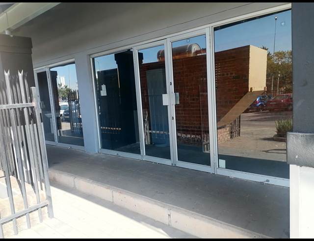 16M² BUSINESS CENTRE TO LET IN DIE WILGERS