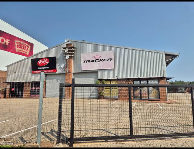 372M² WAREHOUSE TO LET IN RIVERSIDE PARK