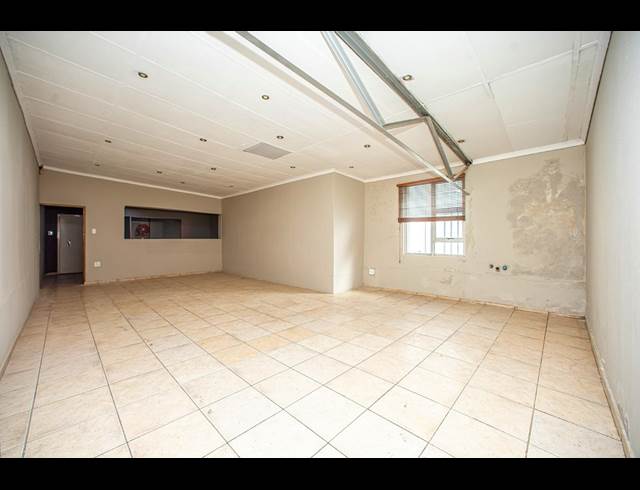 1,500M² WAREHOUSE TO LET IN WYNBERG