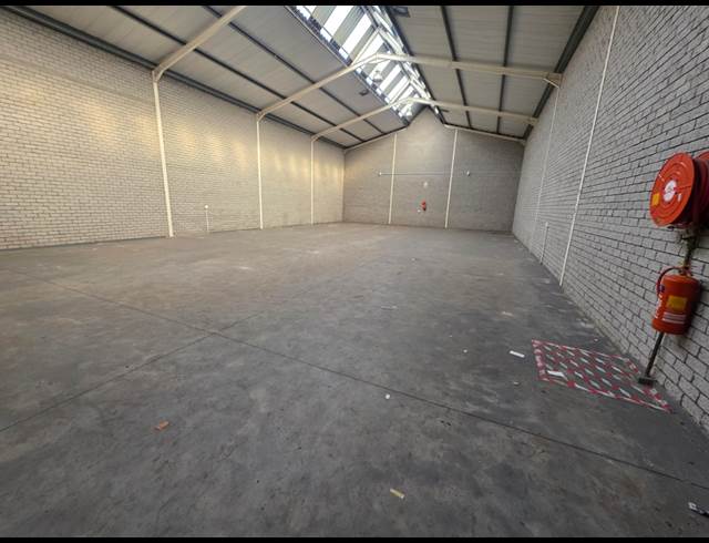 450M² WAREHOUSE TO LET IN MARCONI BEAM INDUSTRIA