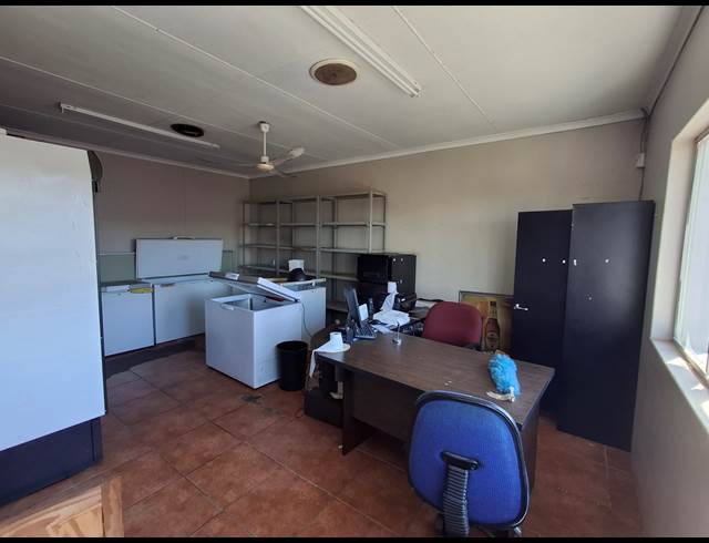 304.40M² RETAIL TO LET IN GONUBIE