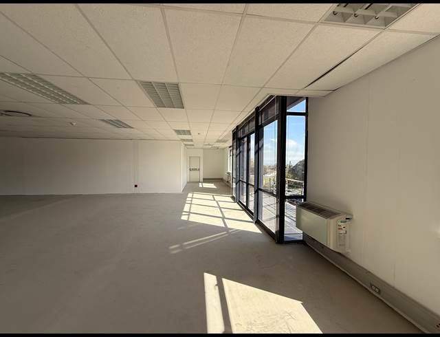346.80M² OFFICE TO LET IN PLATTEKLOOF 3