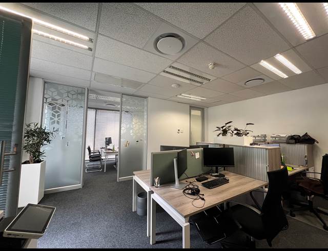 250M² SERVICED OFFICE TO LET IN ROSEBANK