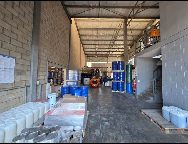 265M² WAREHOUSE TO LET IN STORMILL