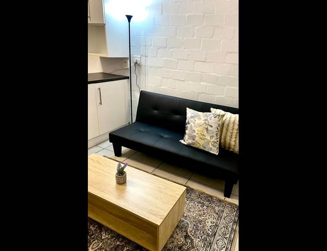 1 BEDROOM PROPERTY TO RENT IN WYNBERG