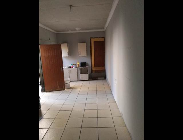 1 BEDROOM PROPERTY TO RENT IN TLAMATLAMA