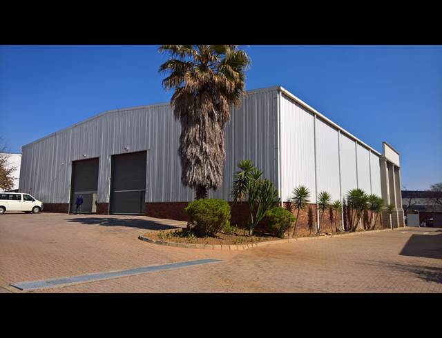 1,560M² WAREHOUSE TO LET IN RANDJESPARK