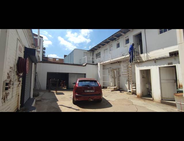 800M² OFFICE TO LET IN ALBERTON NORTH