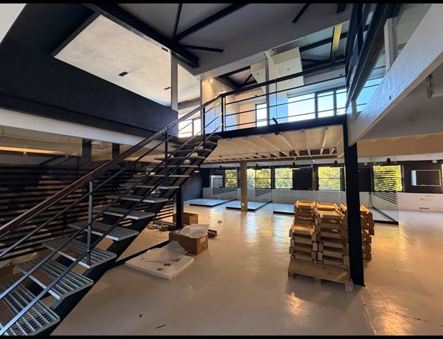 388M² OFFICE TO LET IN GARDENS