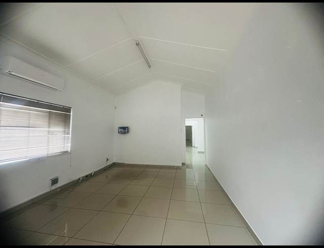 350M² OFFICE TO LET IN PARKDENE
