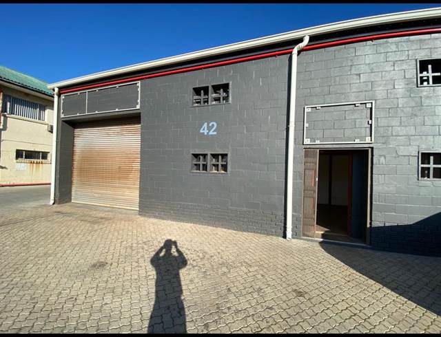 202M² WAREHOUSE TO LET IN EPPING INDUSTRIAL