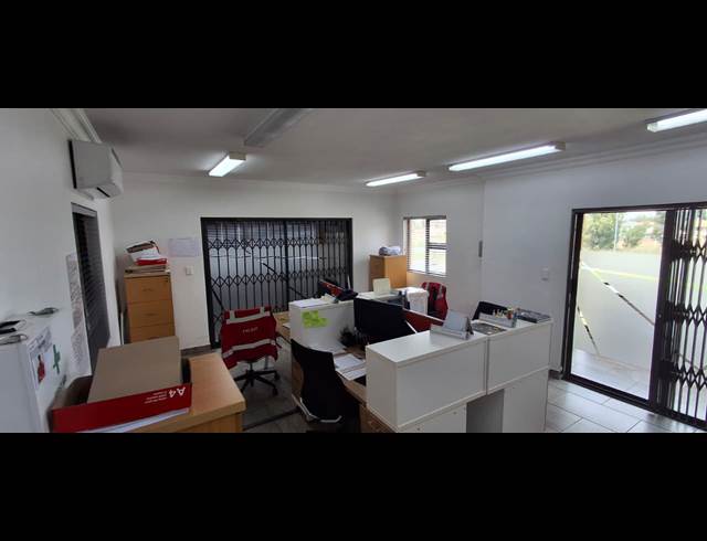 1,000M² WAREHOUSE TO LET IN HELDERWYK