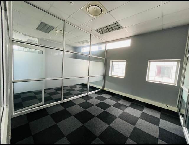 2,000M² OFFICE TO LET IN GLEN AUSTIN AH