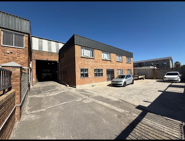 1,300M² WAREHOUSE TO LET IN BLACKHEATH INDUSTRIAL