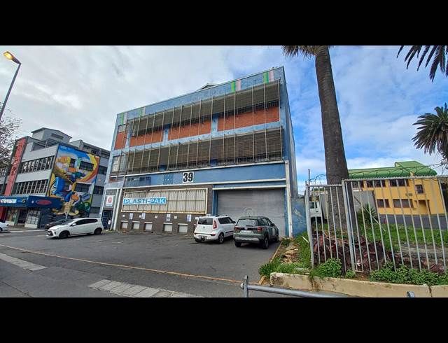 2,585M² BUILDING TO LET IN SALT RIVER