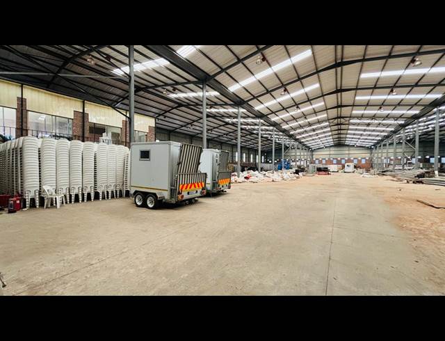 4,400M² WAREHOUSE TO LET IN SYBRAND VAN NIEKERK INDUSTRIAL