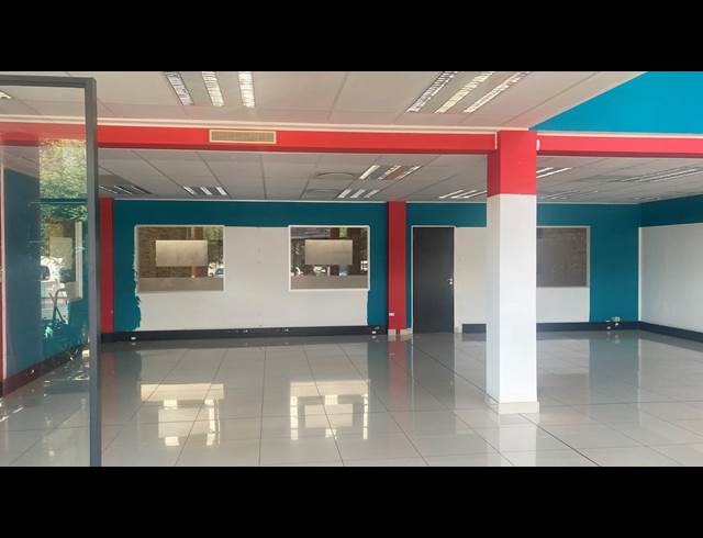 880M² RETAIL TO LET IN NORTH RIDING