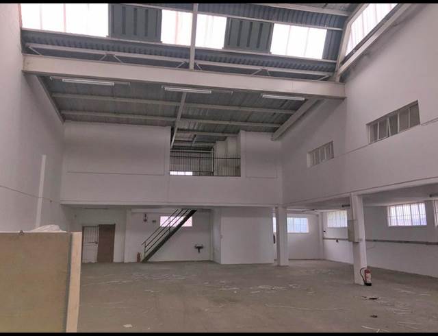 650M² WAREHOUSE TO LET IN MEADOWDALE