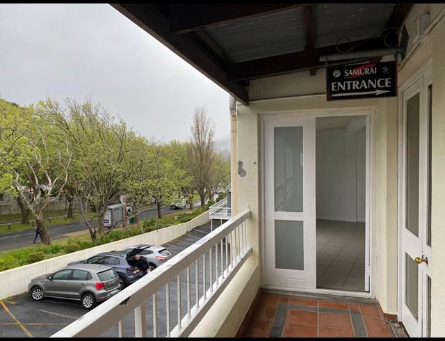 47M² RETAIL TO LET IN HOUT BAY CENTRAL