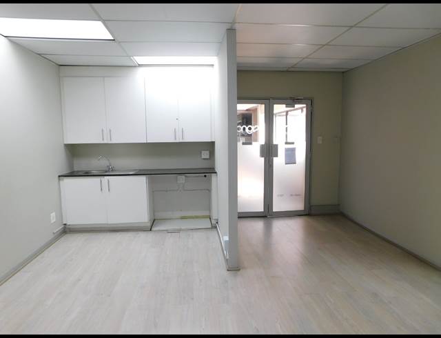 878M² OFFICE TO LET IN FERNDALE