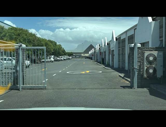 BUSINESS PROPERTY TO RENT IN MILNERTON CENTRAL
