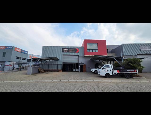 450M² WAREHOUSE TO LET IN RIVERSIDE PARK