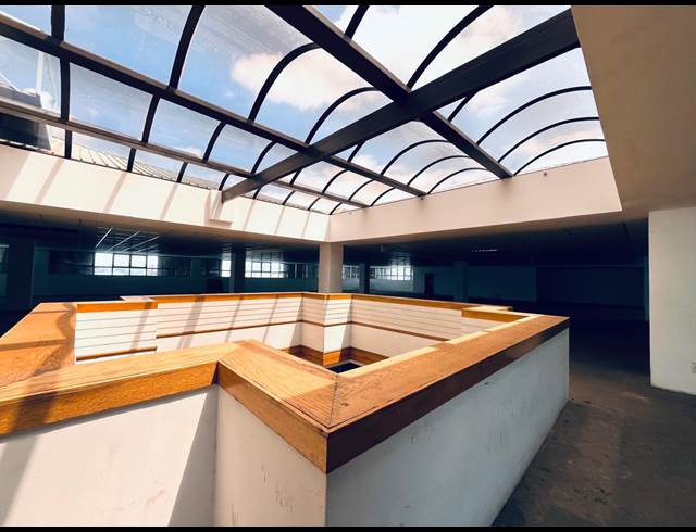 1,115M² OFFICE TO LET IN HALFWAY HOUSE