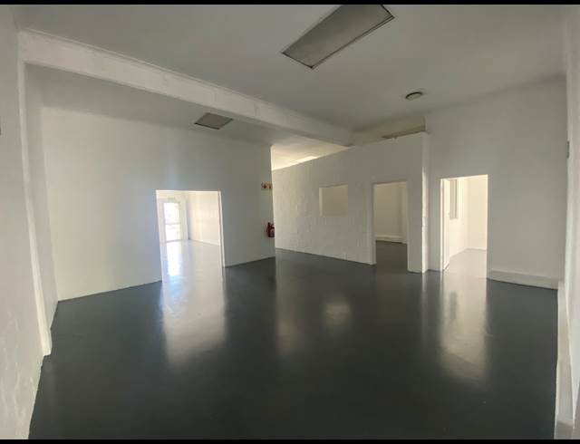 200M² WAREHOUSE TO LET IN MILNERTON CENTRAL