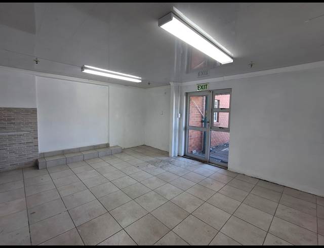 261M² WAREHOUSE TO LET IN CHISELHURST