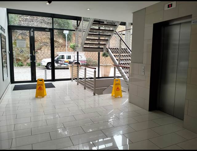 23M² SERVICED OFFICE TO LET IN PLATTEKLOOF