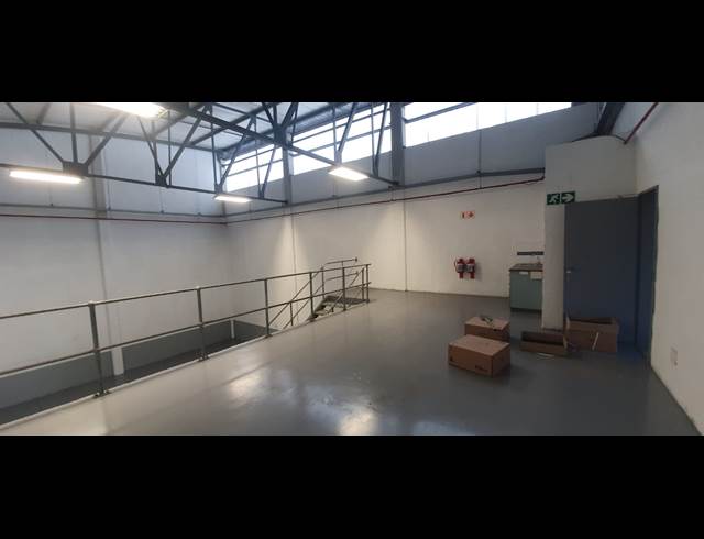 400M² WAREHOUSE TO LET IN AIRPORT INDUSTRIA