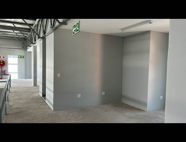 515M² WAREHOUSE TO LET IN RIVERSIDE PARK