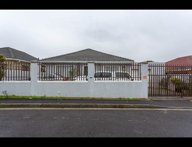 4 BEDROOM FREEHOLD RENTED IN RETREAT
