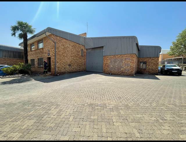 668M² WAREHOUSE TO LET IN HALFWAY HOUSE