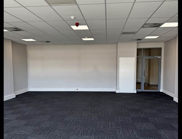 114M² OFFICE TO LET IN FORESHORE