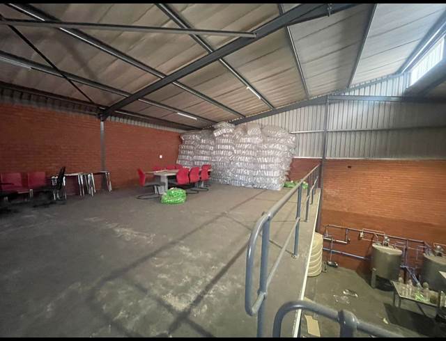 365M² WAREHOUSE TO LET IN THETA