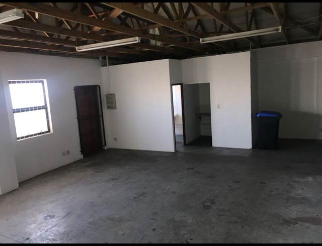 104M² WAREHOUSE TO LET IN OTTERY